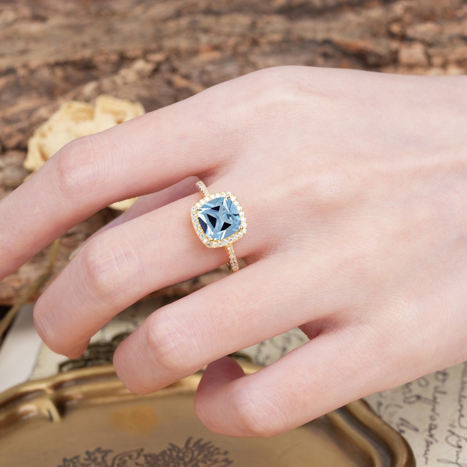 Unique And Luxurious 4-Prong Princess Cut Aquamarine Engagement Ring - Additional view