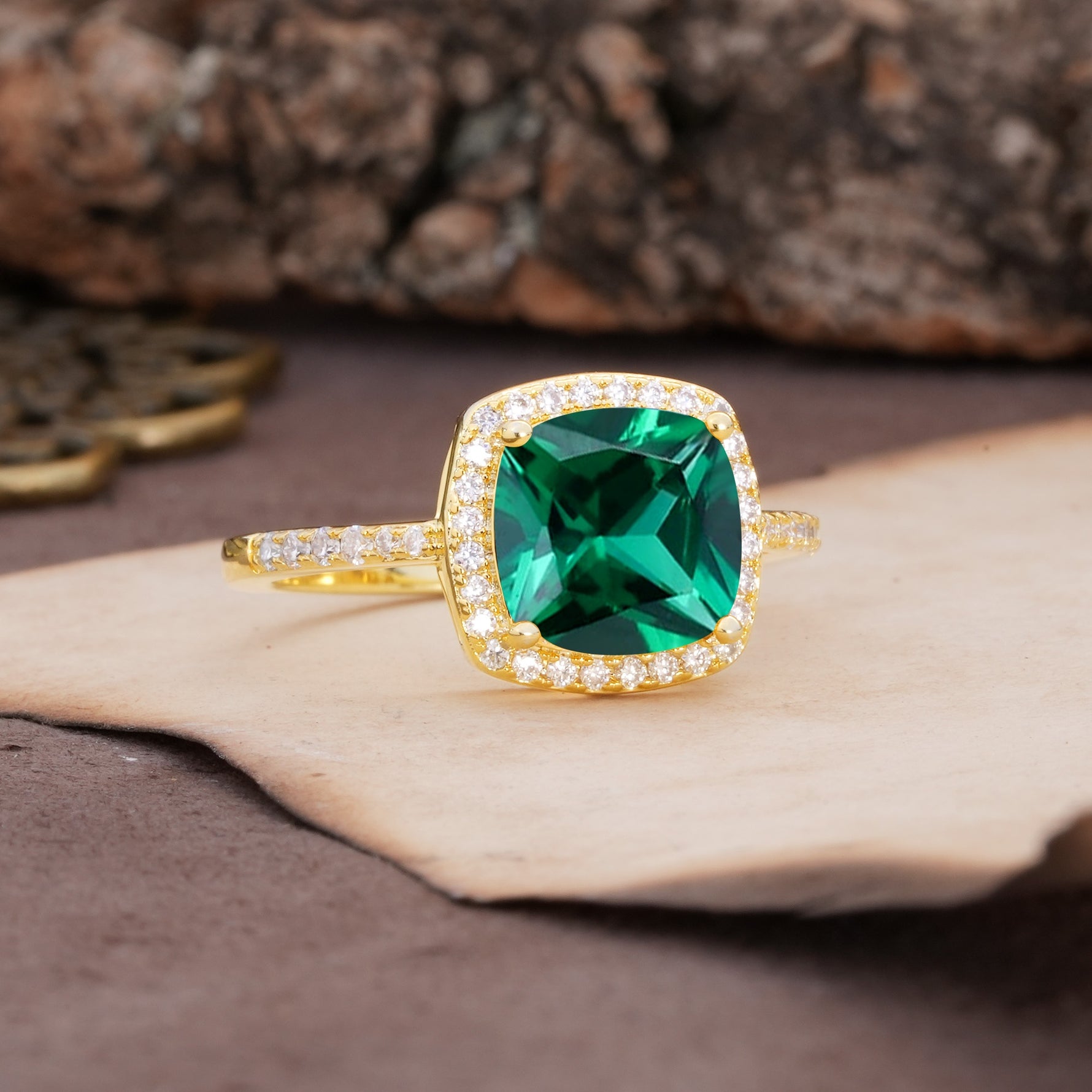 Unique And Luxurious 4-Prong Princess Cut Emerald Engagement Ring - Additional view