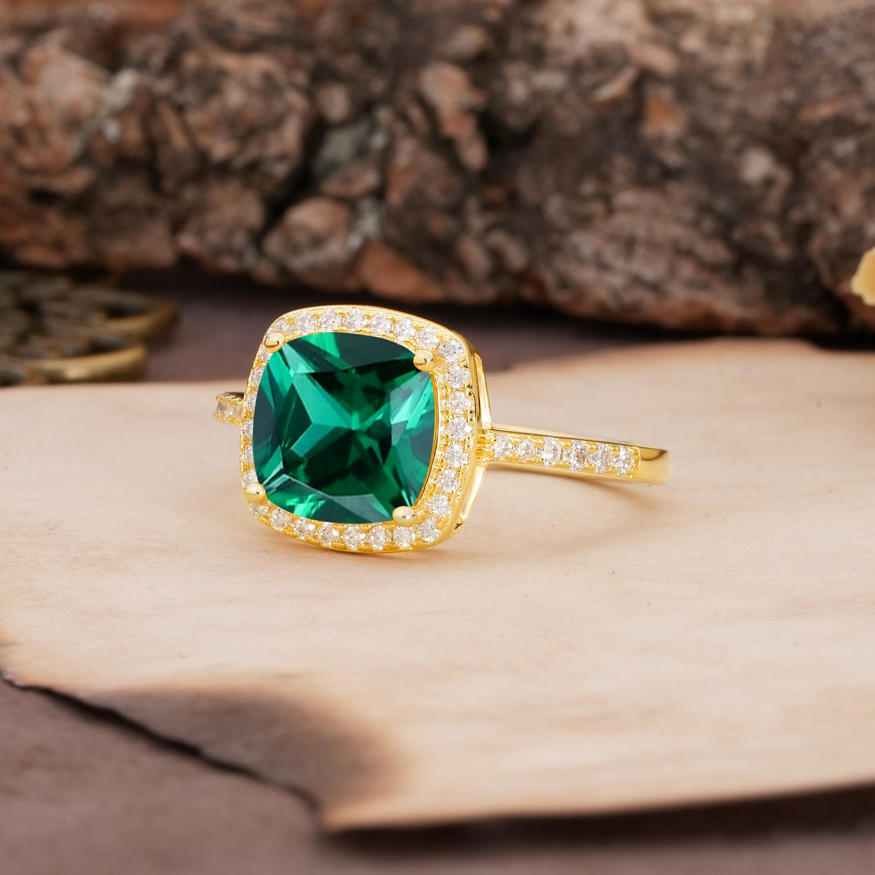 Unique And Luxurious 4-Prong Princess Cut Emerald Engagement Ring - Additional view