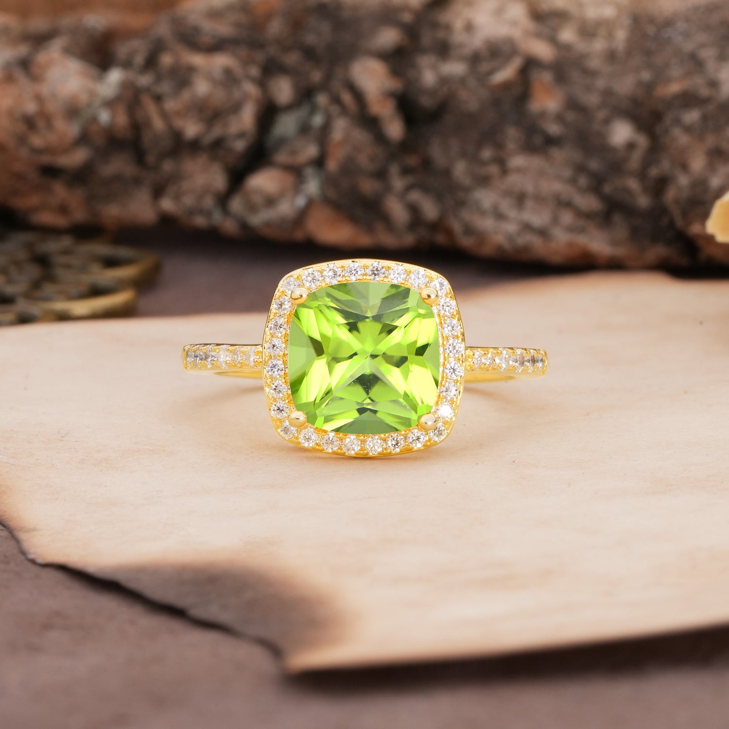 Unique And Luxurious 4-Prong Princess Cut Peridot Engagement Ring - Additional view