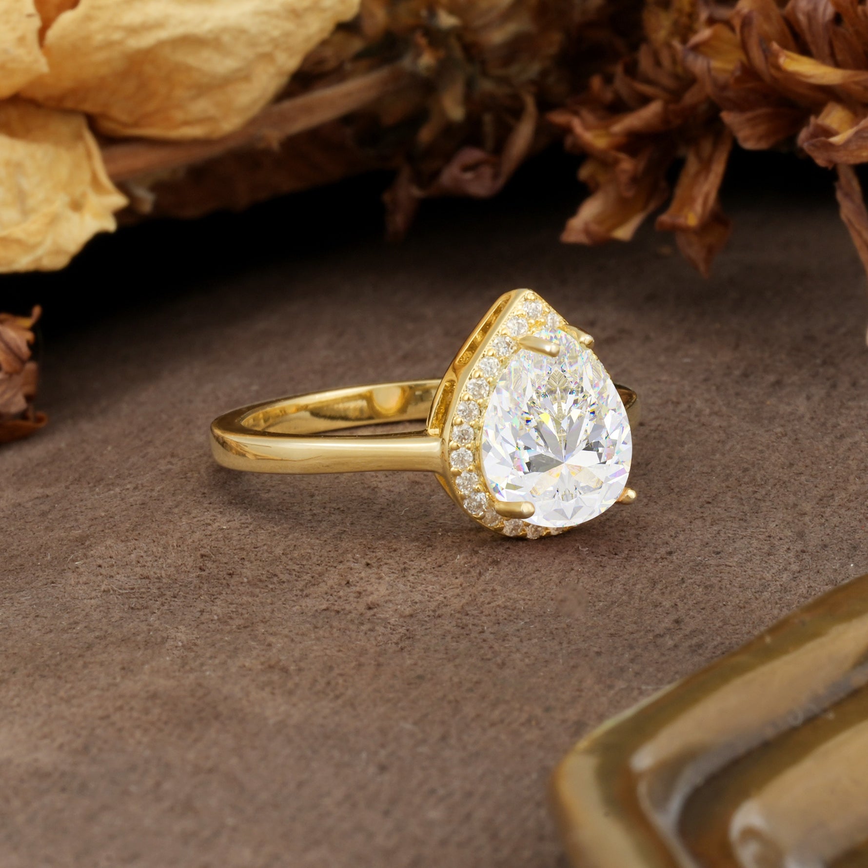 Luxurious 4-Prong Pear Cut Moissanite Engagement Ring - Additional view