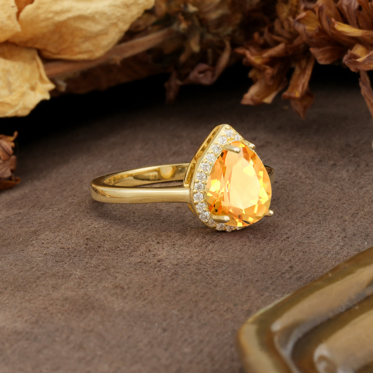 Luxurious 4-Prong Pear Cut Citrine Engagement Ring - Additional view