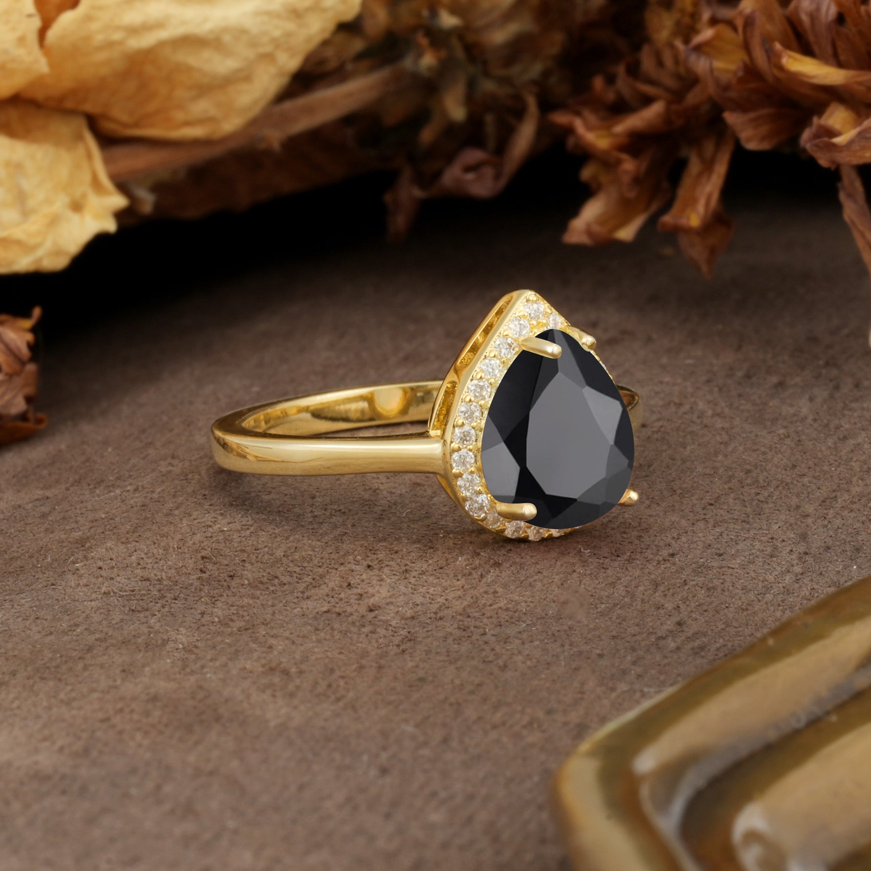 Luxurious 4-Prong Pear Cut Black Onyx Engagement Ring - Additional view