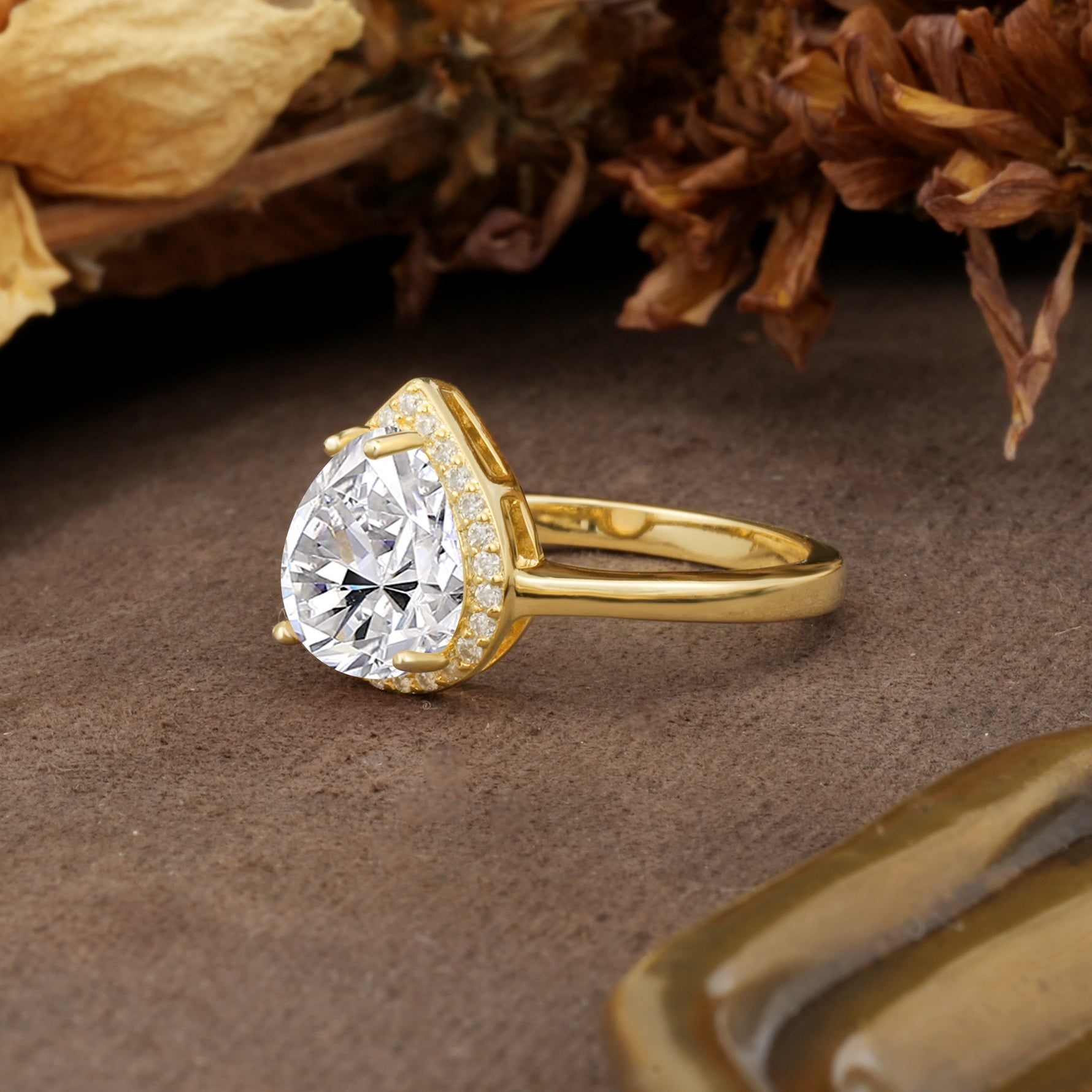 Luxurious 4-Prong Pear Cut Lab Diamond Engagement Ring - Additional view