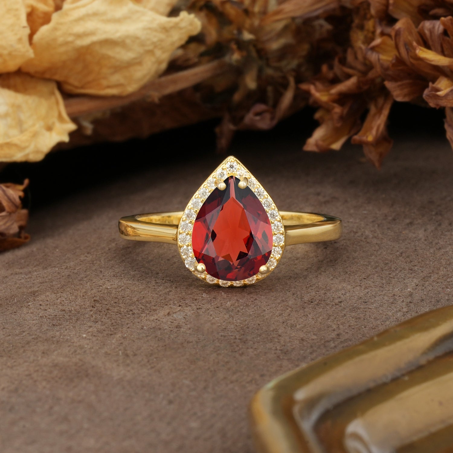 Luxurious 4-Prong Pear Cut Garnet Engagement Ring - Additional view