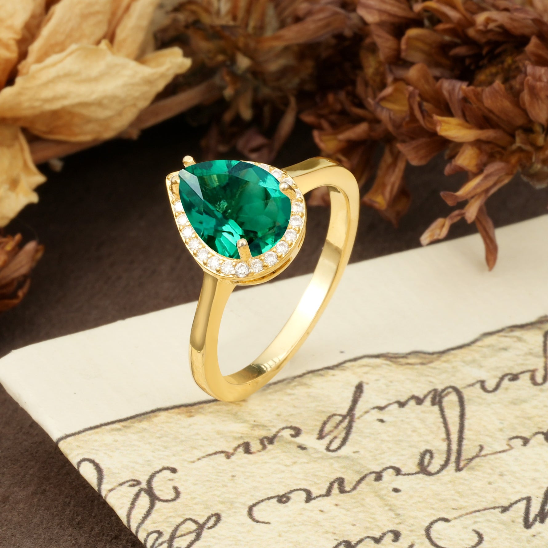 Luxurious 4-Prong Pear Cut Emerald Engagement Ring - Additional view
