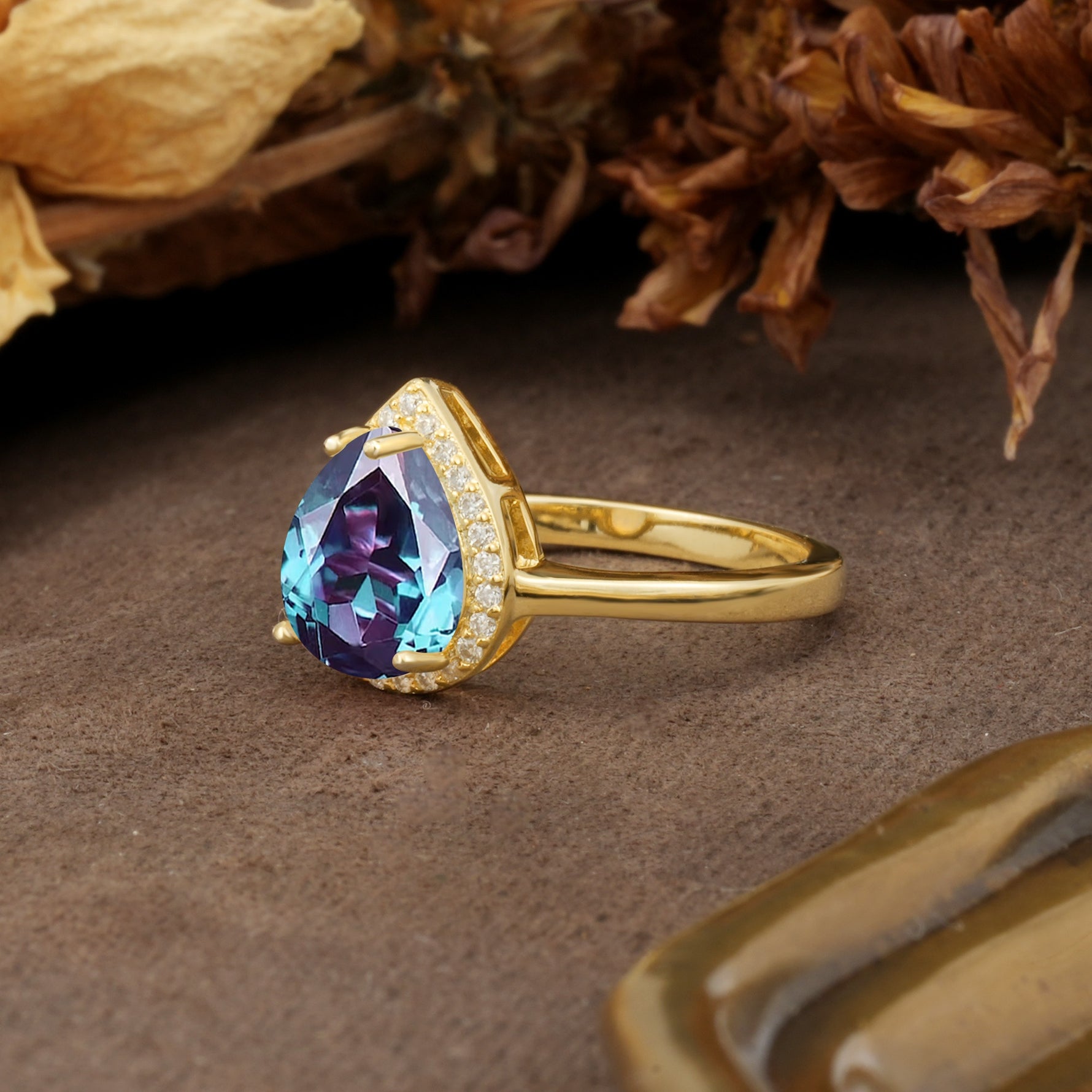 Luxurious 4-Prong Pear Cut Alexandrite Engagement Ring - Additional view