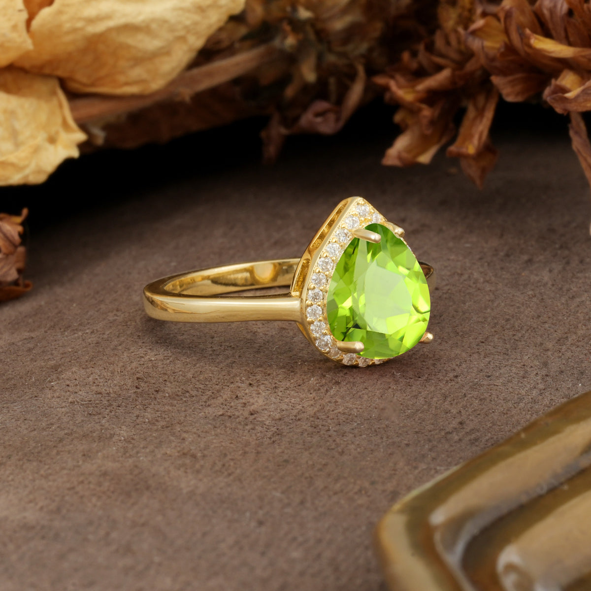 Luxurious 4-Prong Pear Cut Peridot Engagement Ring - Additional view