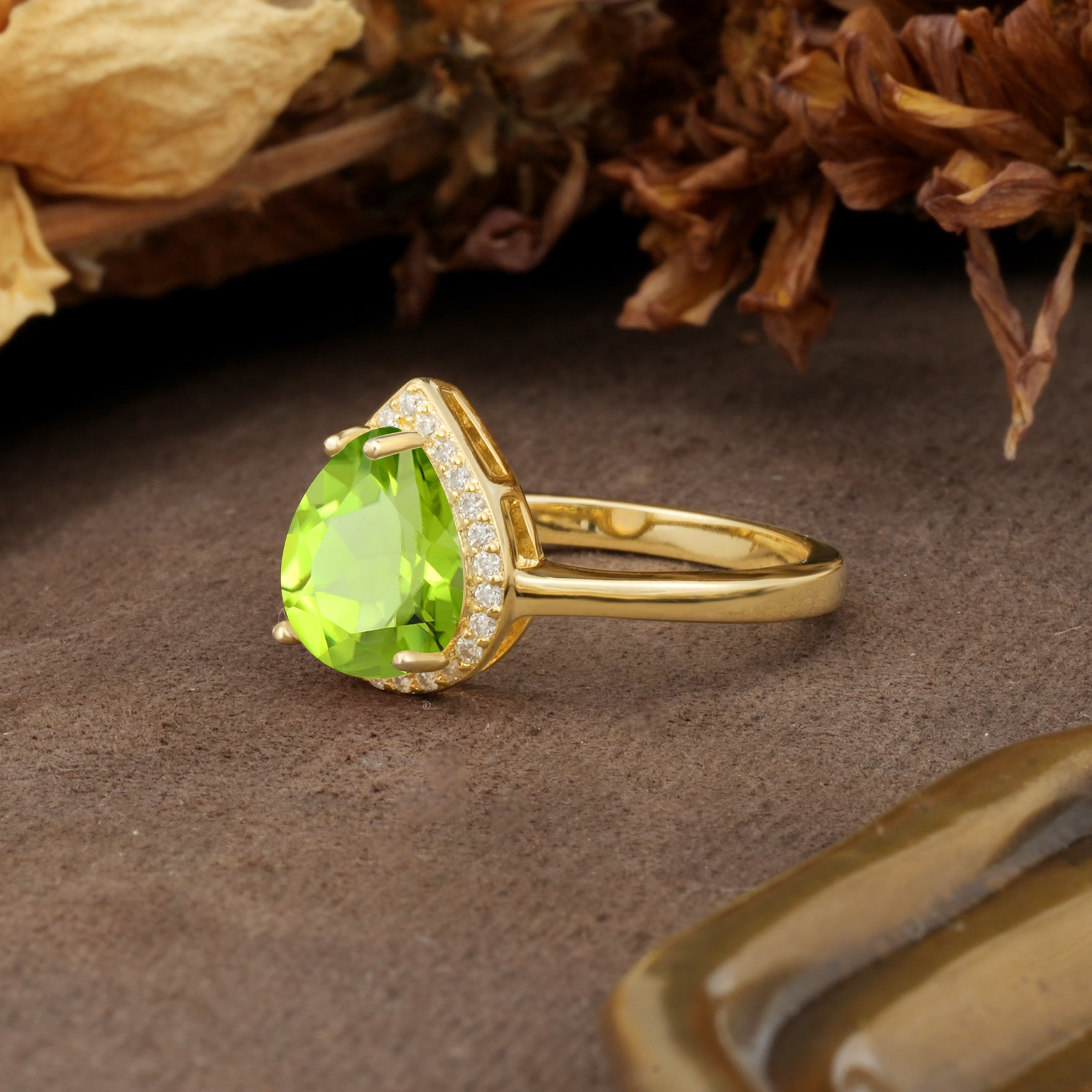 Luxurious 4-Prong Pear Cut Peridot Engagement Ring - Additional view