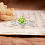 Classic Retro 4-Prong Round Cut Peridot Engagement Ring - Additional view