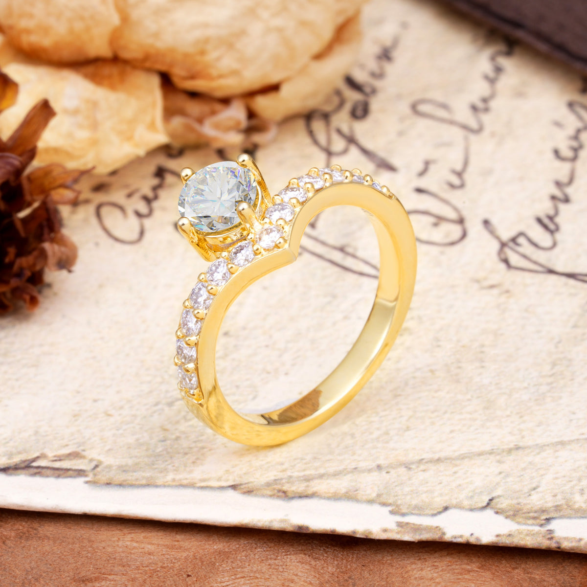 Classic Retro 4-Prong Round Cut Moissanite Engagement Ring - Additional view