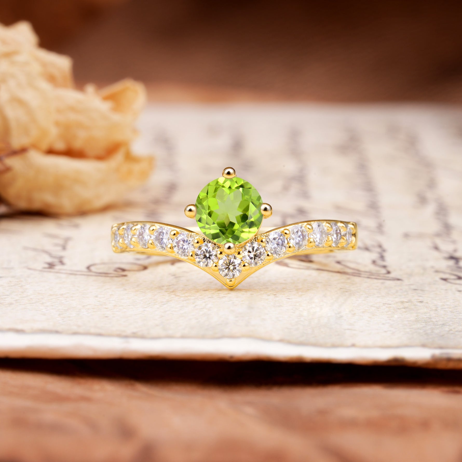 Classic Retro 4-Prong Round Cut Peridot Engagement Ring - Additional view