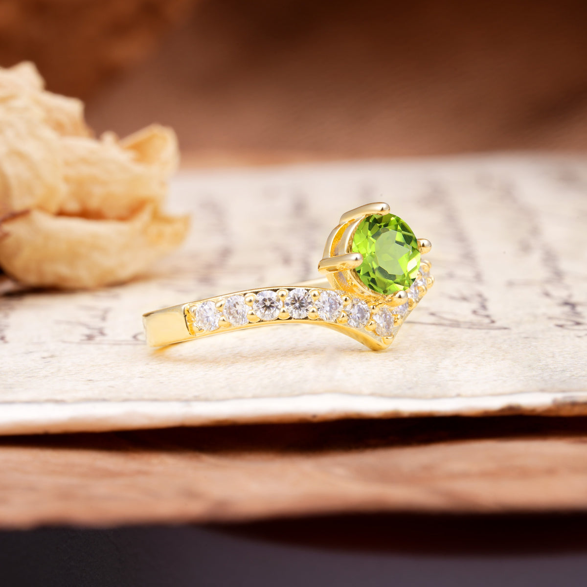 Classic Retro 4-Prong Round Cut Peridot Engagement Ring - Additional view