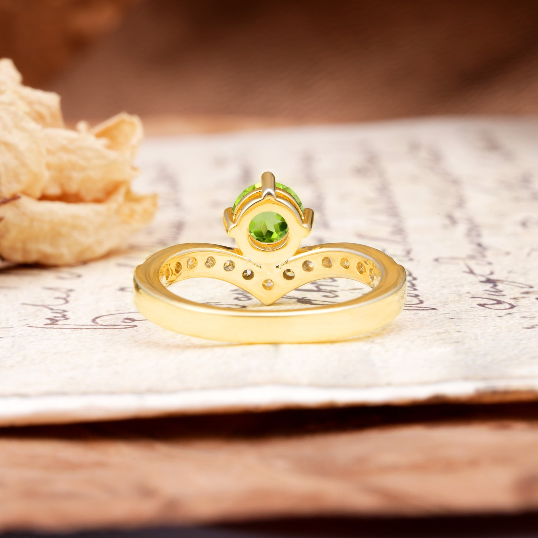 Classic Retro 4-Prong Round Cut Peridot Engagement Ring - Additional view