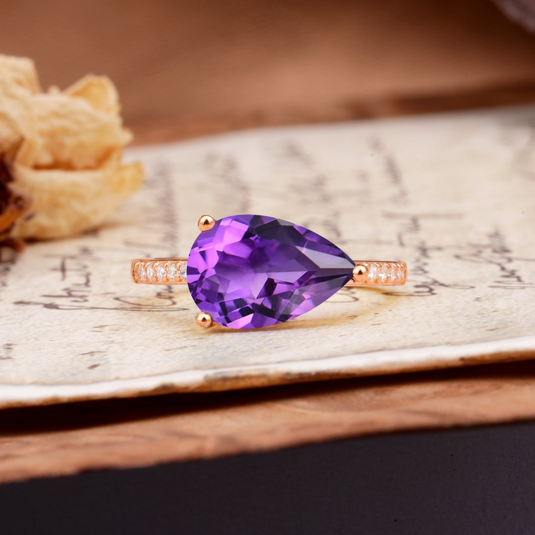 Classic unique Luxury 3-Prong pear cut Amethyst Engagement Ring - Additional view