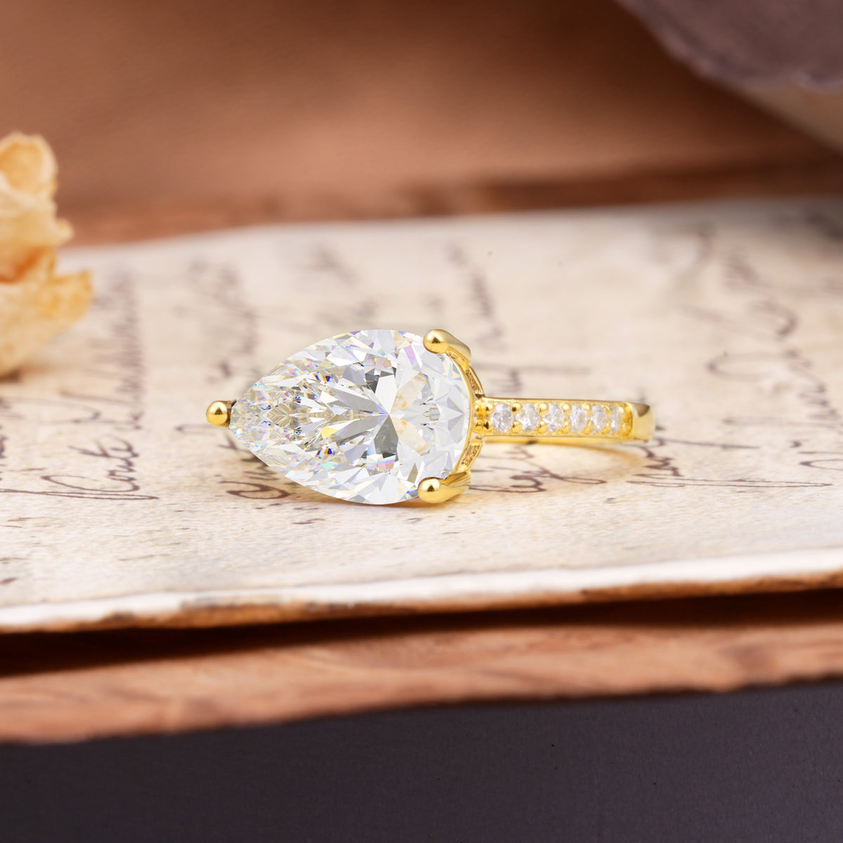 Classic unique Luxury 3-Prong pear cut Moissanite Engagement Ring - Additional view
