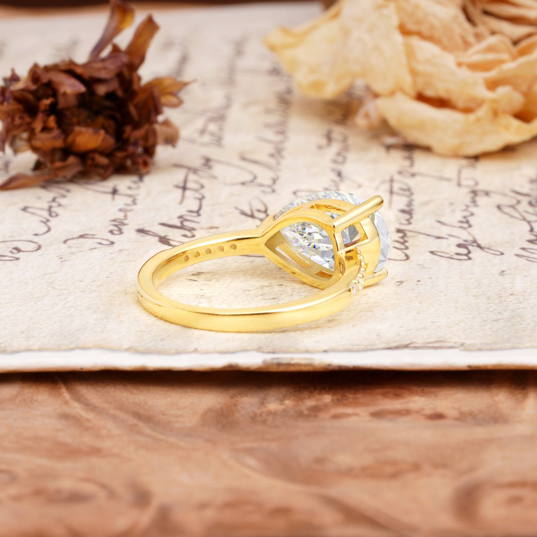Classic unique Luxury 3-Prong pear cut Moissanite Engagement Ring - Additional view