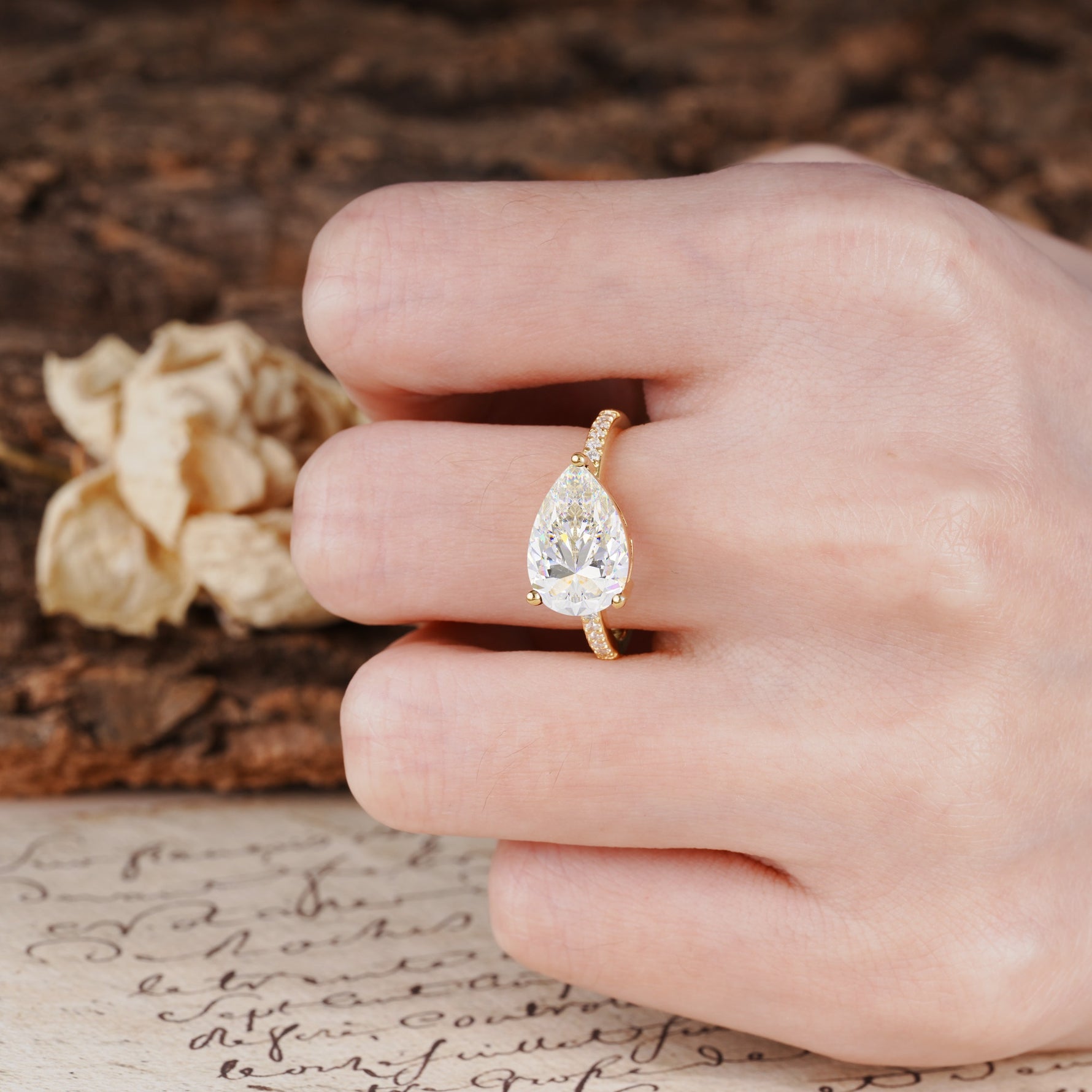 Classic unique Luxury 3-Prong pear cut Moissanite Engagement Ring - Additional view