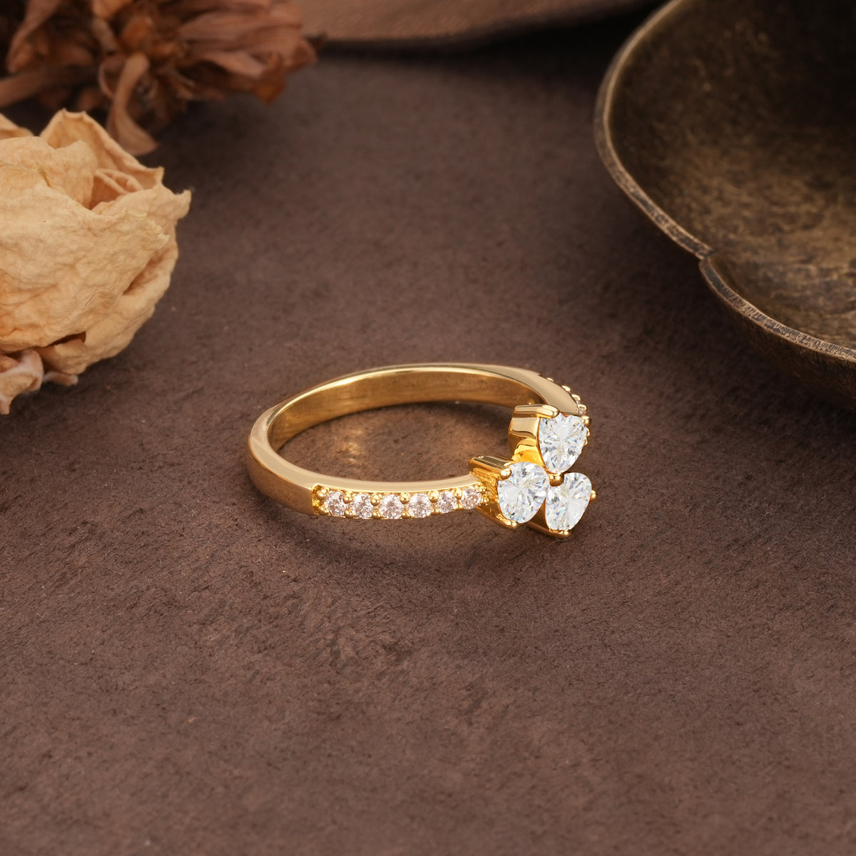 Unique Three-Leaf Clover, 3-Prong Heart Cut Moissanite Three-Stone Wedding Ring - Additional view