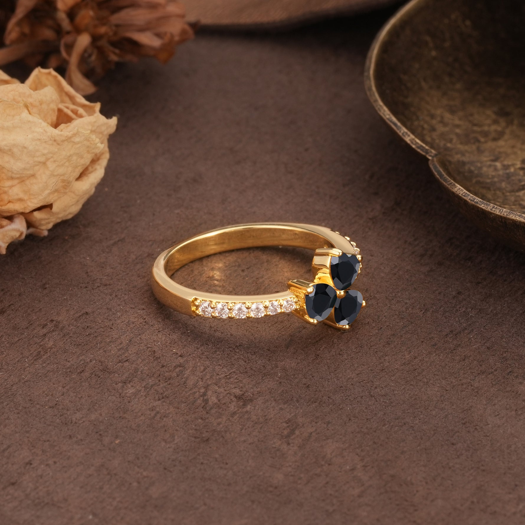Unique Three-Leaf Clover, 3-Prong Heart Cut Black Onyx Three-Stone Wedding Ring - Additional view