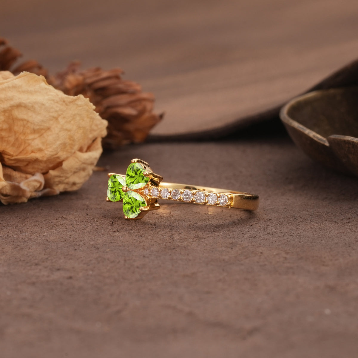 Unique Three-Leaf Clover, 3-Prong Heart Cut Peridot Three-Stone Wedding Ring - Additional view