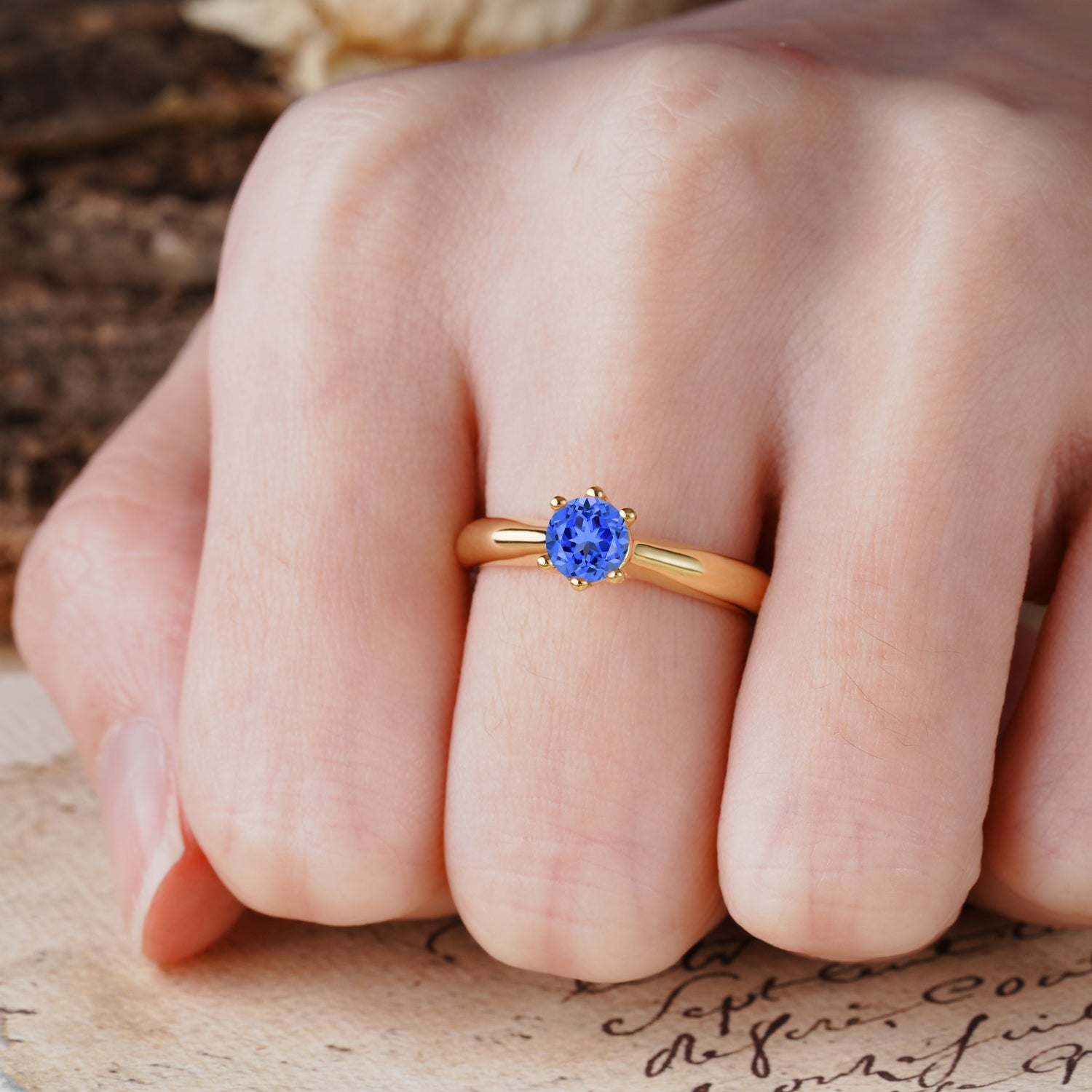 Classic, Minimalist 6-Prong Round Cut Sapphire Engagement Ring
