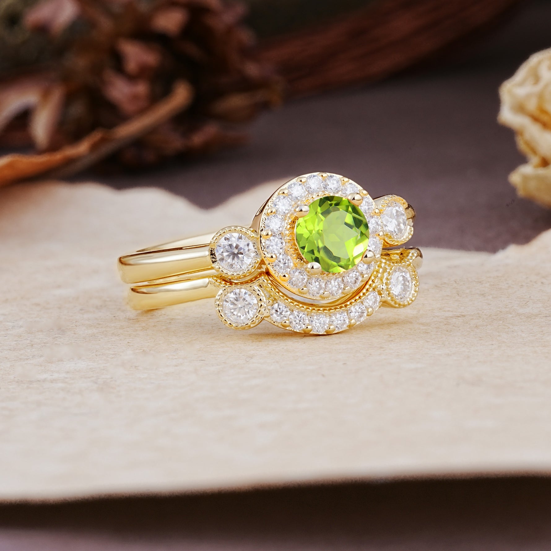 Classic Luxurious 4-Prong Round Cut Peridot Wedding Bride Ring Set - Additional view